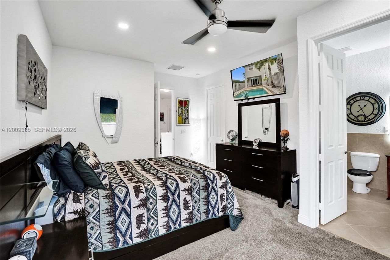 1118 NE 1st Ave , Fort Lauderdale, FL 33304 Photo