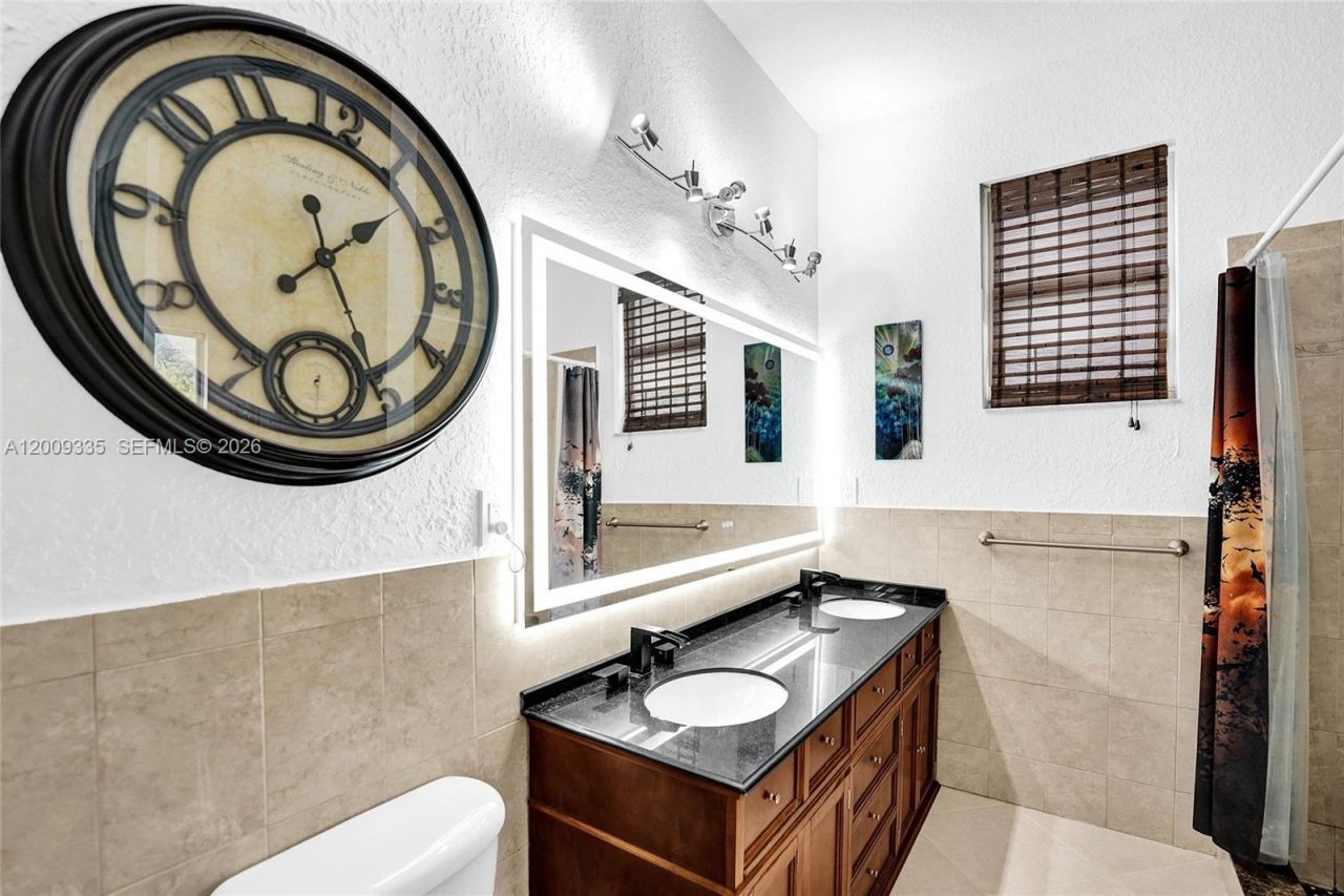 1118 NE 1st Ave , Fort Lauderdale, FL 33304 Photo
