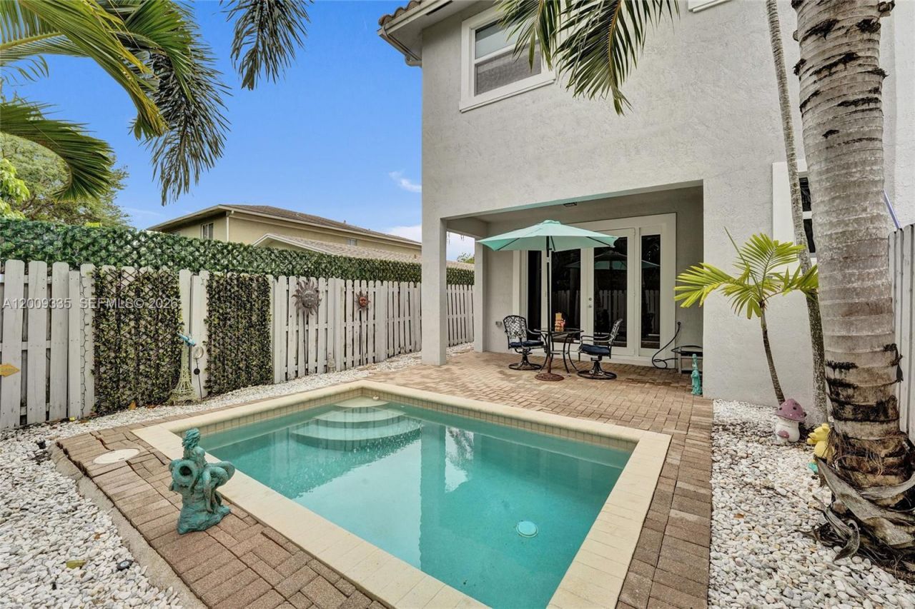 1118 NE 1st Ave , Fort Lauderdale, FL 33304 Photo