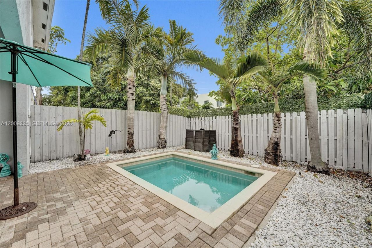 1118 NE 1st Ave , Fort Lauderdale, FL 33304 Photo