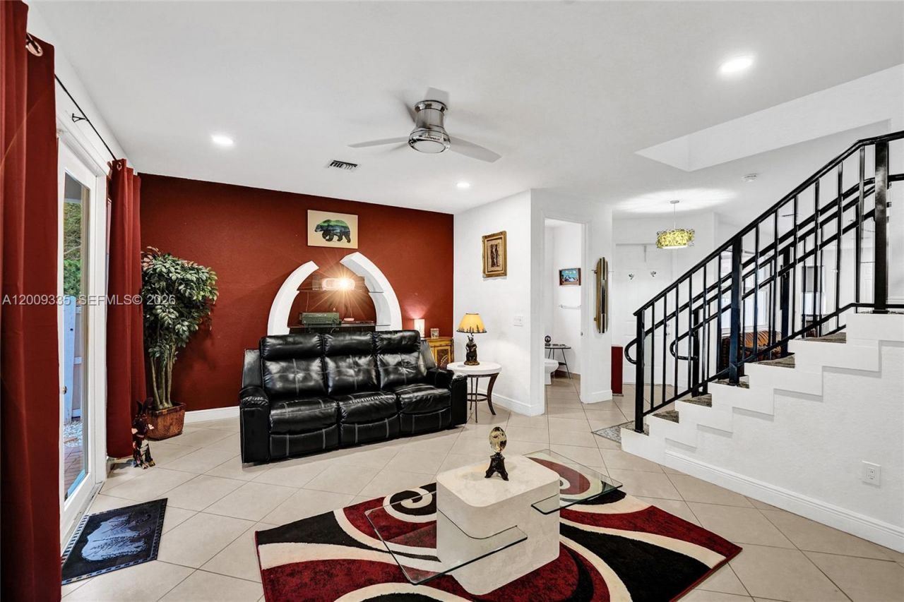 1118 NE 1st Ave , Fort Lauderdale, FL 33304 Photo
