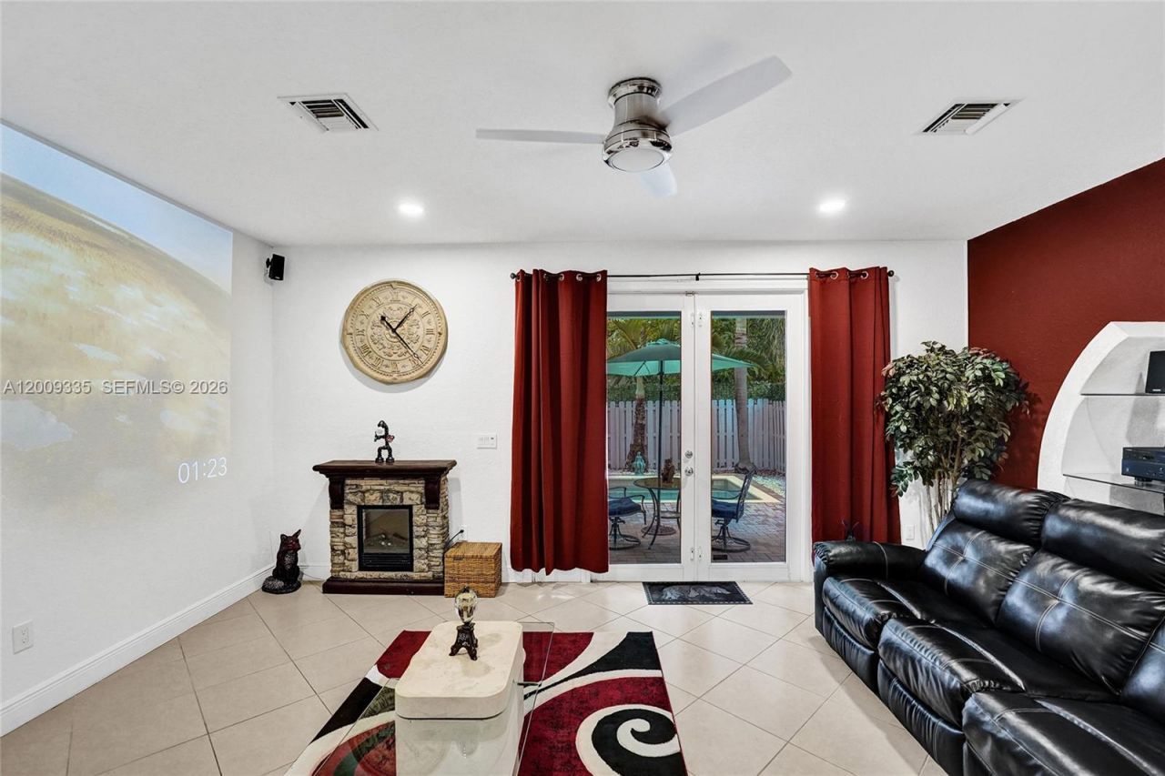 1118 NE 1st Ave , Fort Lauderdale, FL 33304 Photo
