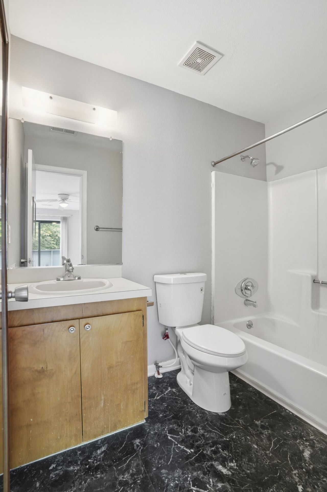 605 Waterwood Drive Photo 23