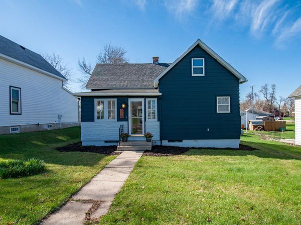 215 2nd Avenue NW, Rothsay, MN 56579