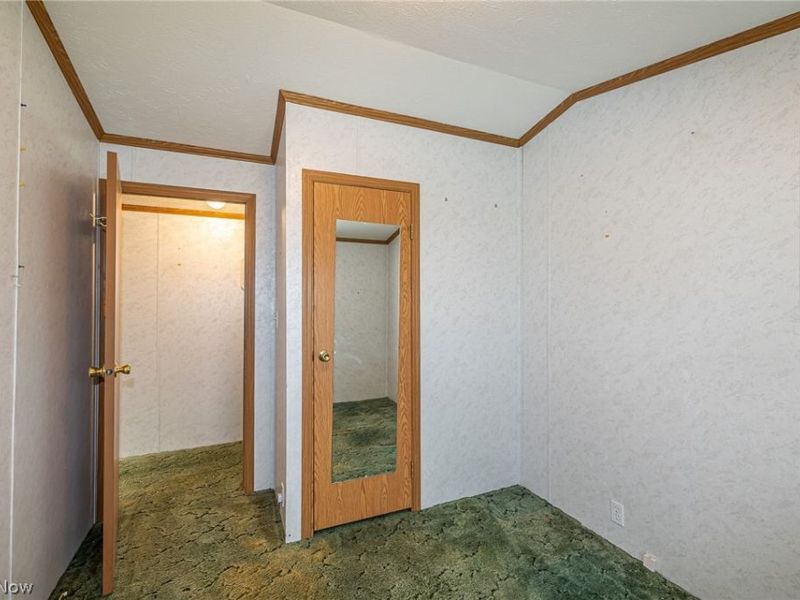 9 Overland Drive, Olmsted Township, OH 44138 Photo 10