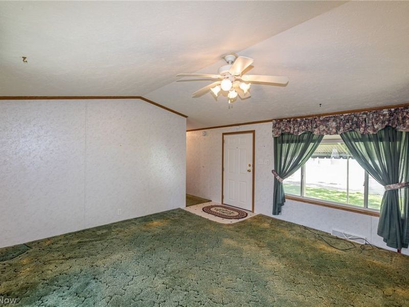 9 Overland Drive, Olmsted Township, OH 44138 Photo 12