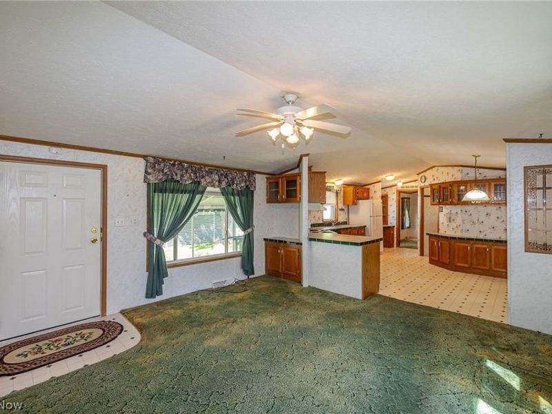 9 Overland Drive, Olmsted Township, OH 44138 Photo 13