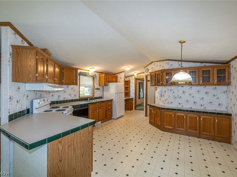 9 Overland Drive, Olmsted Township, OH 44138 Photo 15