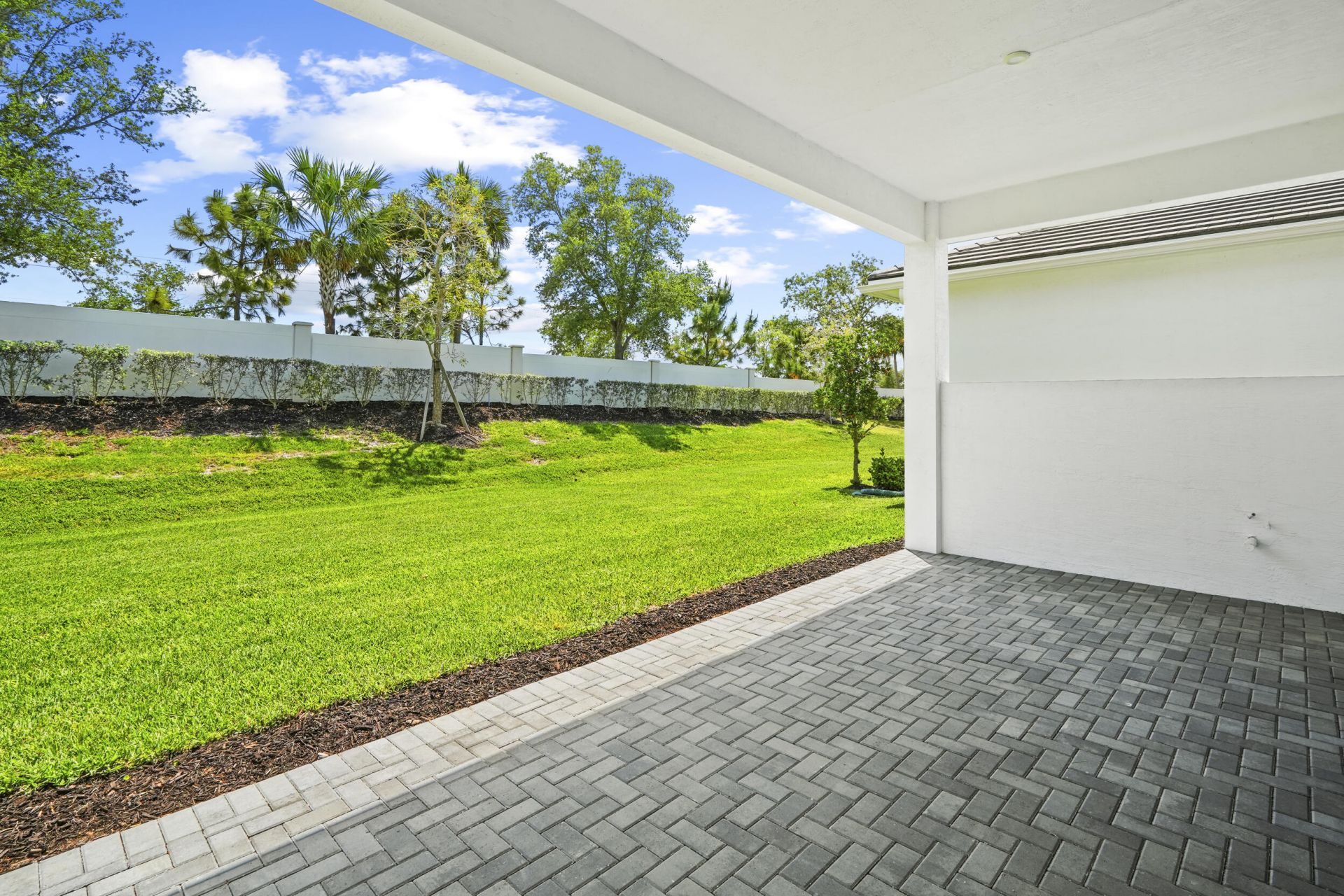 2752 SE Ashfield Drive, Port Saint Lucie, FL 34984 Photo