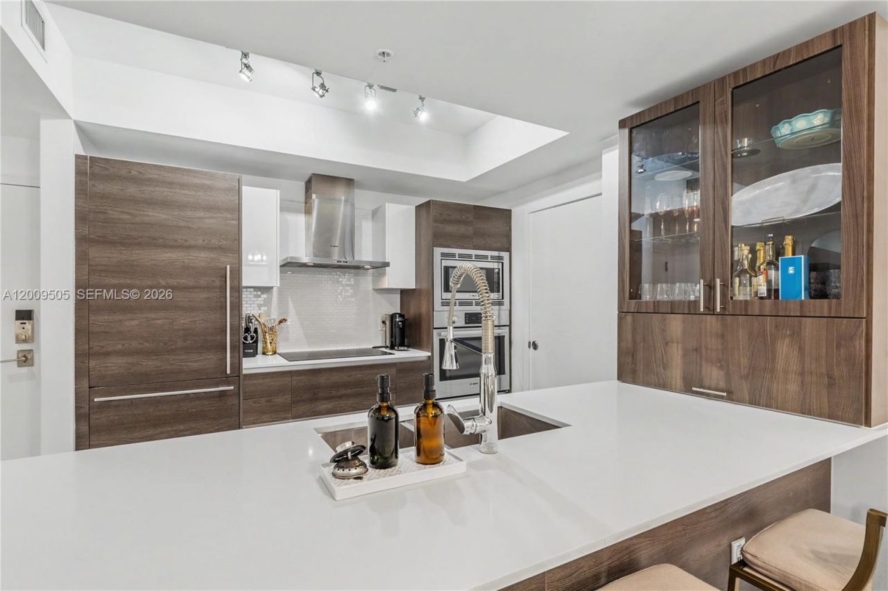 301 Altara Ave , Unit 822, Coral Gables, FL 33146 Photo