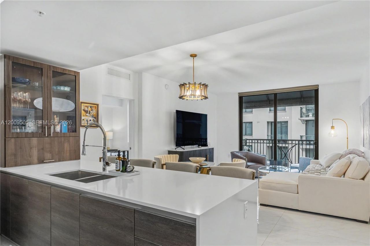 301 Altara Ave, Unit 822, Coral Gables, FL 33146 Photo