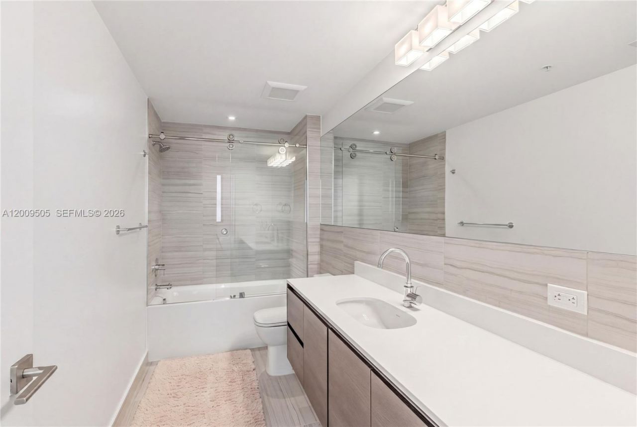 301 Altara Ave, Unit 822, Coral Gables, FL 33146 Photo