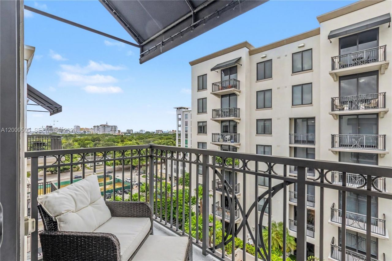 301 Altara Ave, Unit 822, Coral Gables, FL 33146 Photo