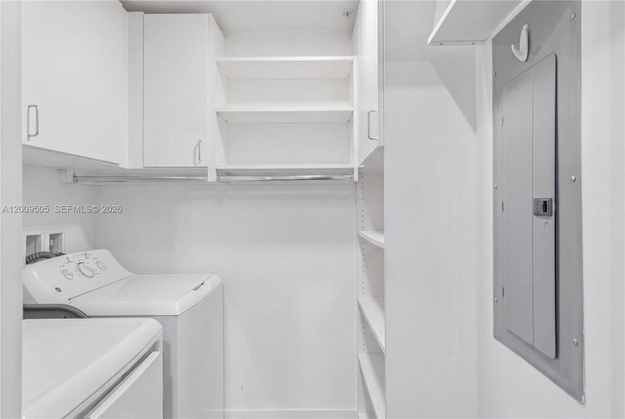 301 Altara Ave, Unit 822, Coral Gables, FL 33146 Photo
