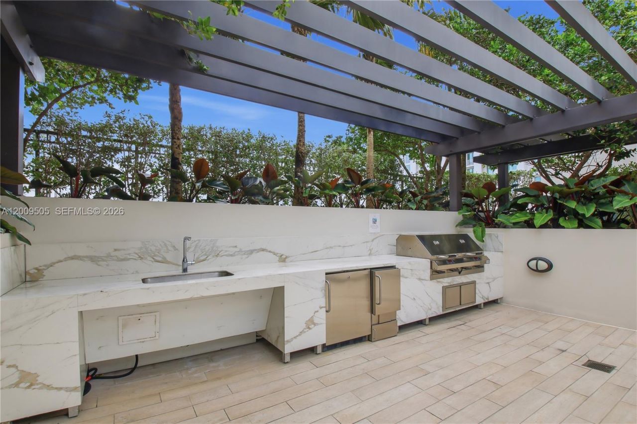 301 Altara Ave, Unit 822, Coral Gables, FL 33146 Photo