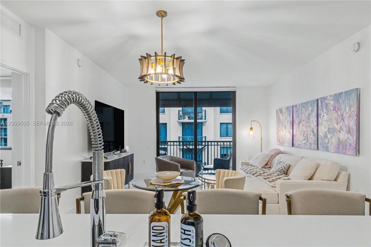301 Altara Ave, Unit 822, Coral Gables, FL 33146 Photo