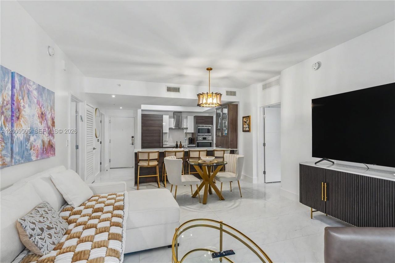 301 Altara Ave, Unit 822, Coral Gables, FL 33146 Photo