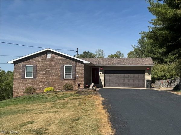 165 Wynnwood Drive , Marietta, OH 45750