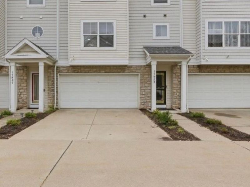 17583 Wildwood Lane, Cleveland, OH 44119 Photo 1