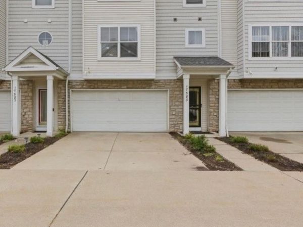 17583 Wildwood Lane, Cleveland, OH 44119