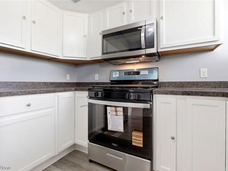 17583 Wildwood Lane, Cleveland, OH 44119 Photo 10