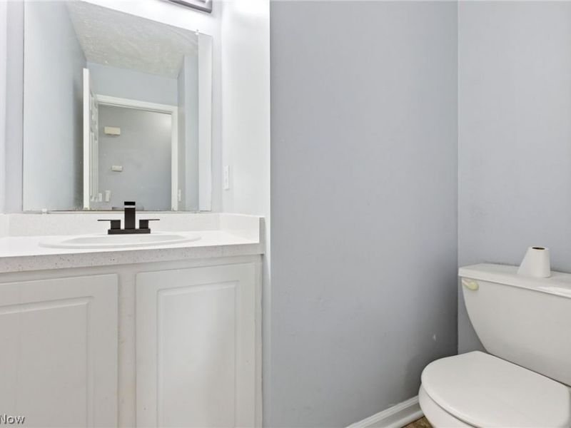 17583 Wildwood Lane, Cleveland, OH 44119 Photo 12