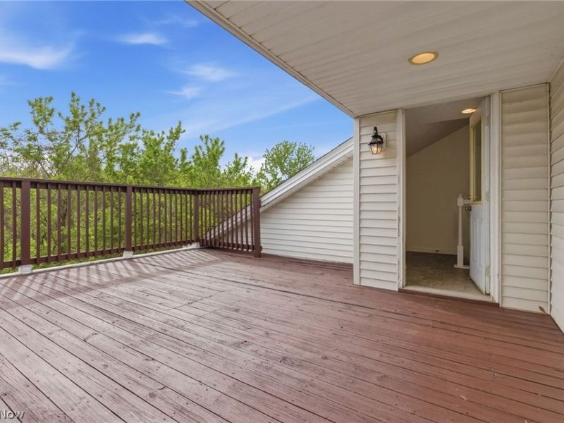 17583 Wildwood Lane, Cleveland, OH 44119 Photo 23