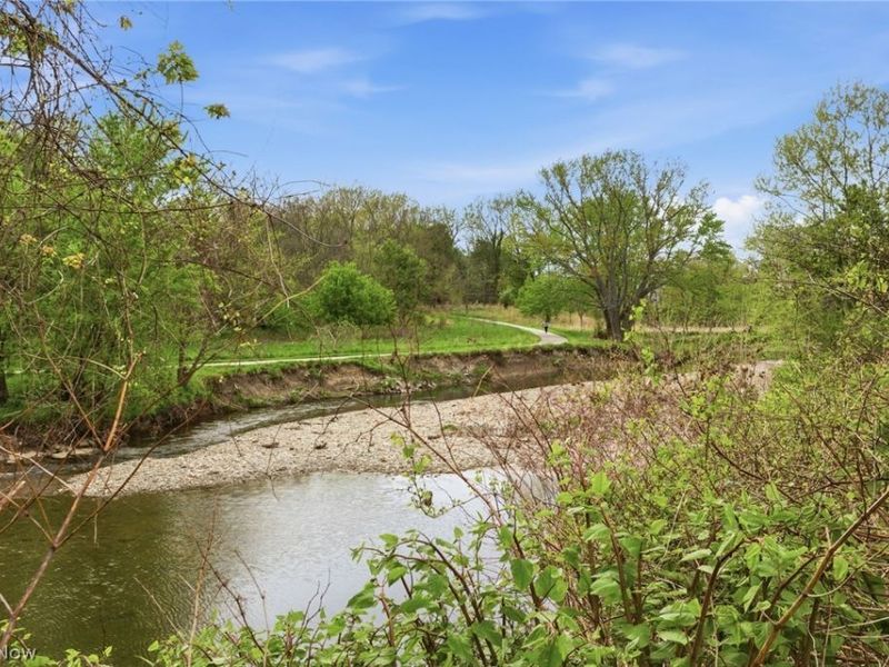 17583 Wildwood Lane, Cleveland, OH 44119 Photo 28