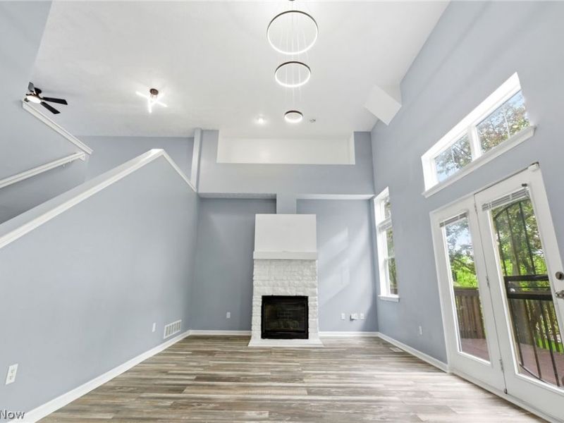 17583 Wildwood Lane, Cleveland, OH 44119 Photo 4