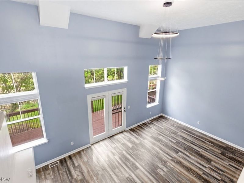 17583 Wildwood Lane, Cleveland, OH 44119 Photo 5