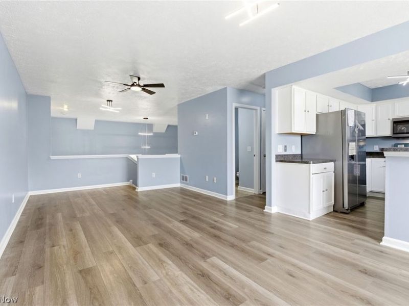 17583 Wildwood Lane, Cleveland, OH 44119 Photo 7