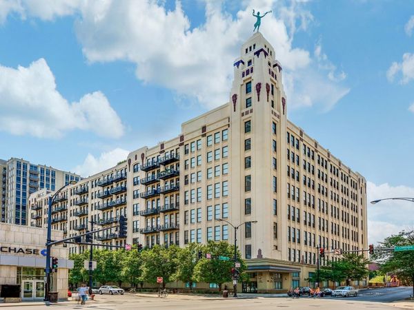 758 N Larrabee Street , Unit 809, Chicago, IL 60654