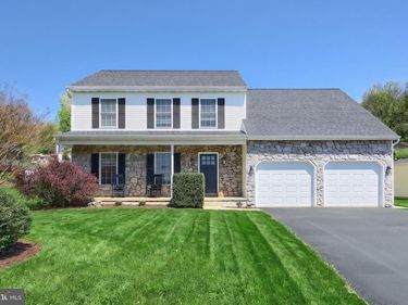 530 SILVER MAPLE COURT, MOUNT WOLF, PA 17347