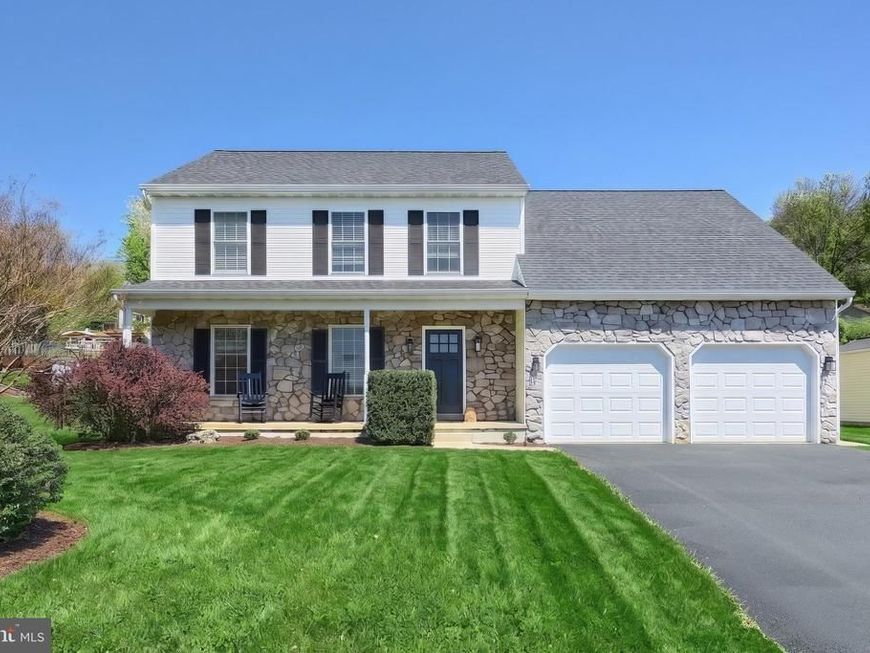 530 Silver Maple Court, Mount Wolf, PA 17347 Main Photo
