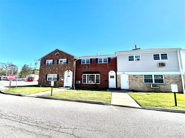 27 Lexington Lane, New Windsor, NY 12553