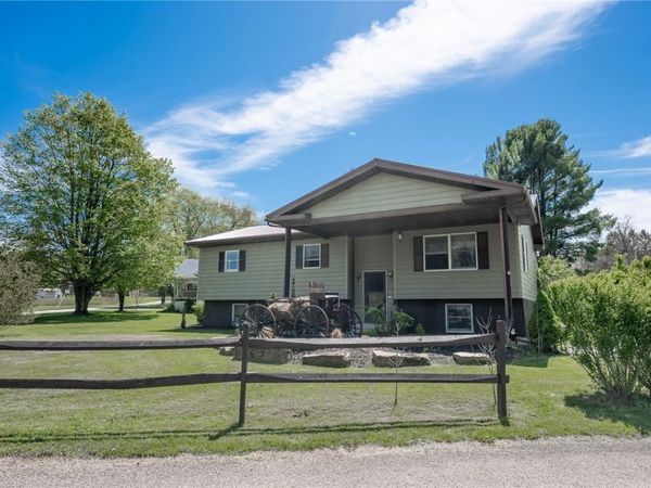 64 E 1st St , Burnside, PA 15721