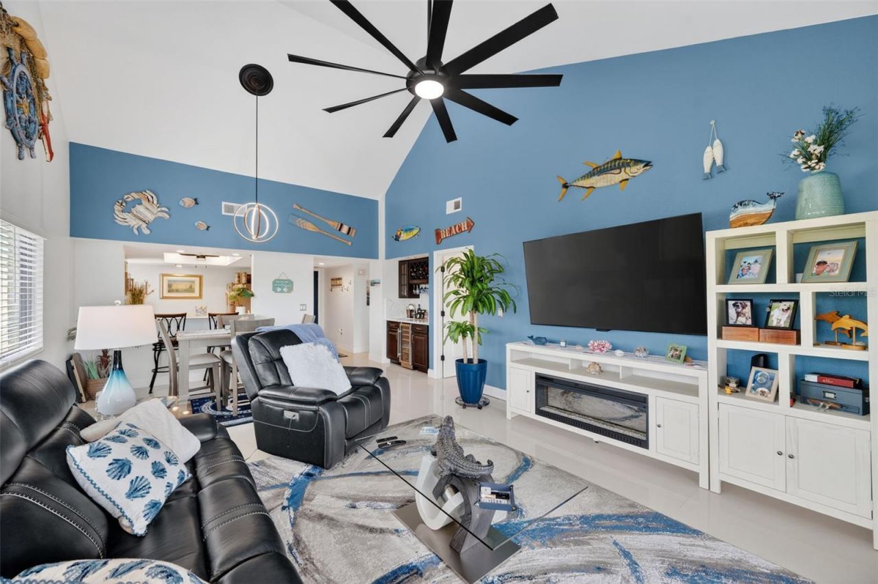 700 Starkey Road, Unit 352, Largo, FL 33771 Photo