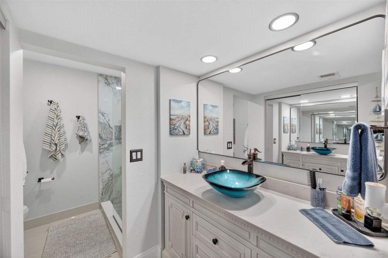 700 Starkey Road, Unit 352, Largo, FL 33771 Photo
