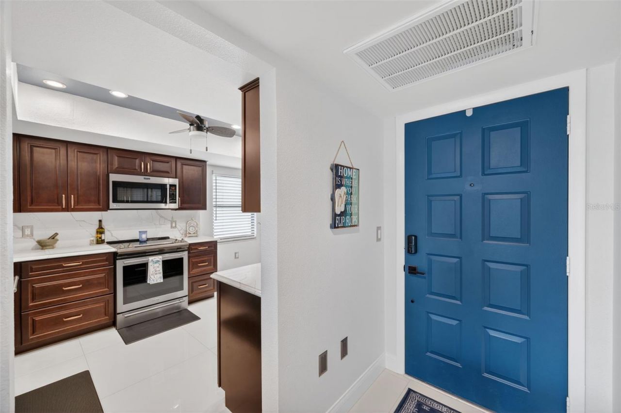 700 Starkey Road, Unit 352, Largo, FL 33771 Photo