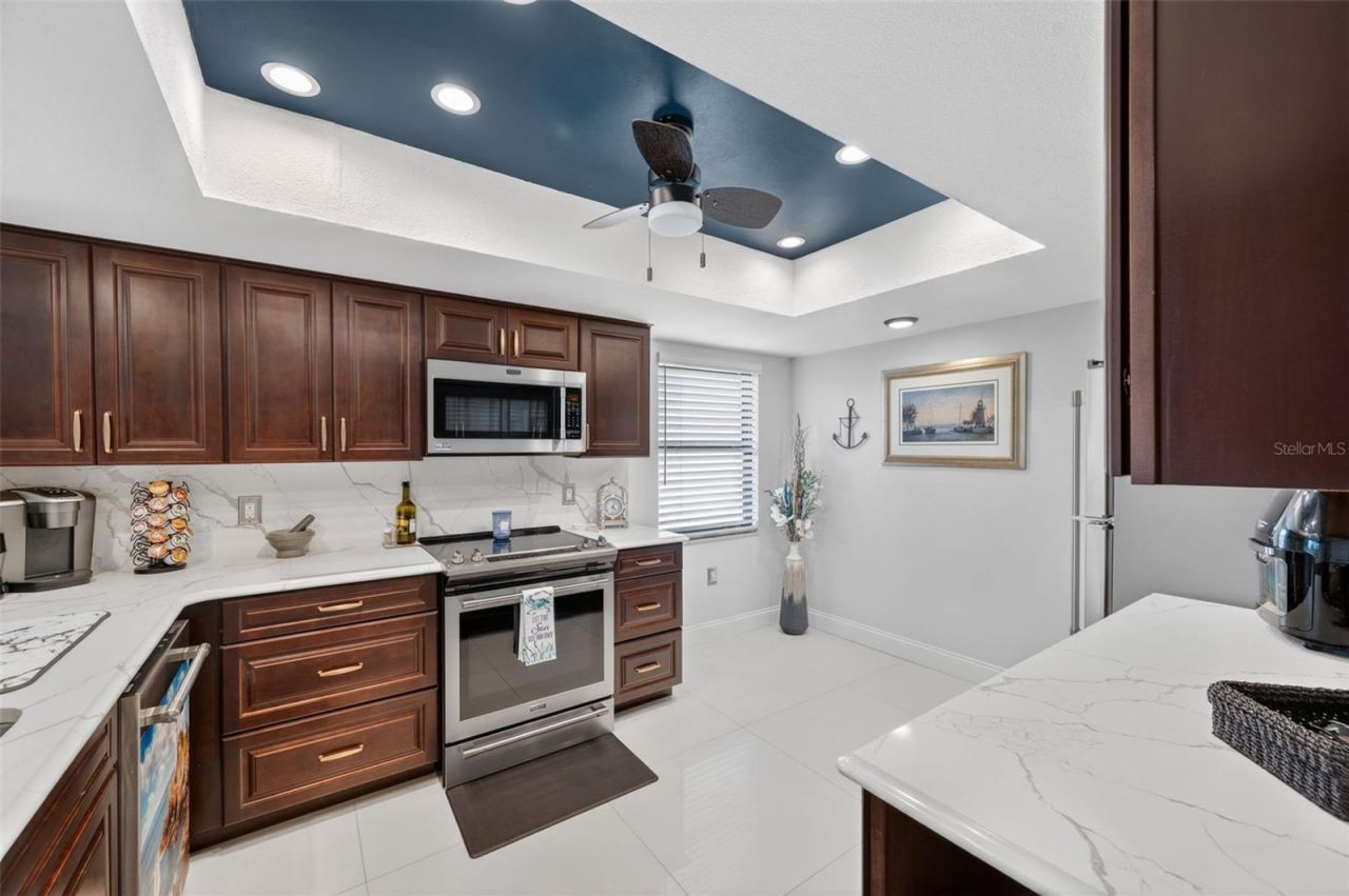 700 Starkey Road, Unit 352, Largo, FL 33771 Photo