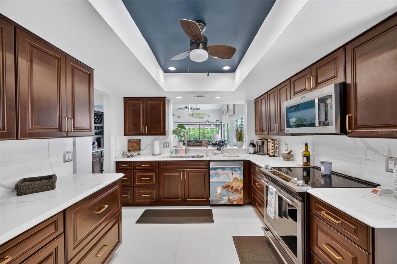 700 Starkey Road, Unit 352, Largo, FL 33771 Photo