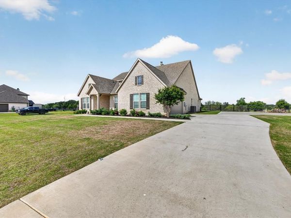 150 Chester Road , Springtown, TX 76082