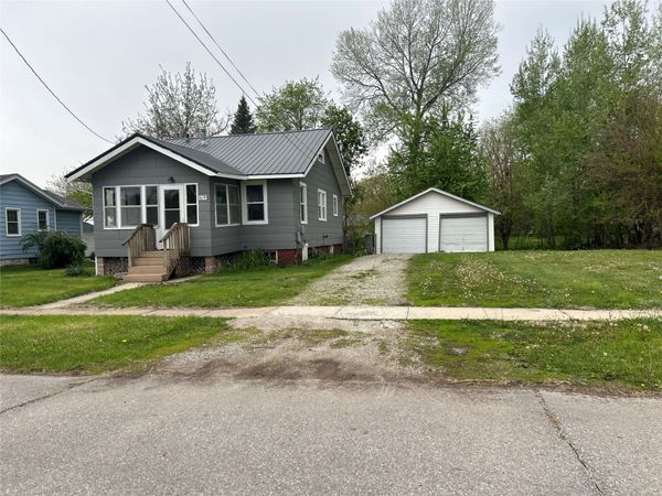 619 E 10th Street N, Newton, IA 50208