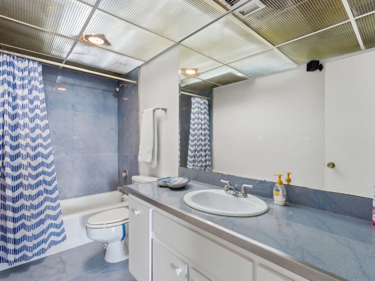 427 Golden Isles Drive, Unit Apt 16a, Hallandale Beach, FL 33009 Photo
