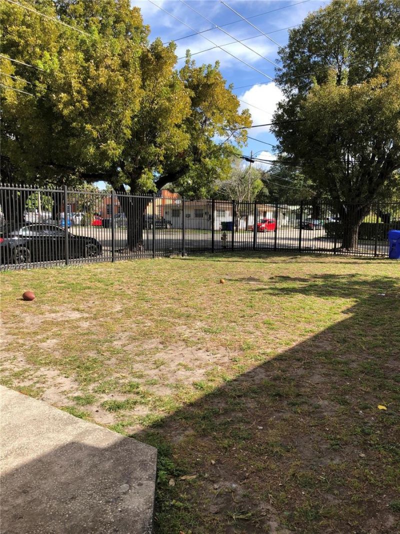 912 NW 55th Ter, Unit 2, Miami, FL 33127 Photo