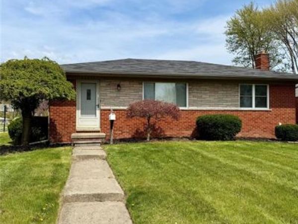 12417 Greenway Drive, Sterling Heights, MI 48312