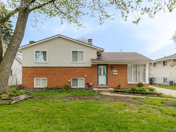 39832 Parklawn Drive, Sterling Heights, MI 48313