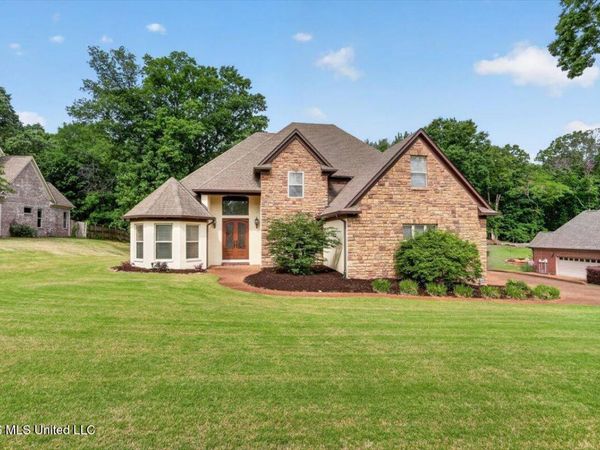 4213 W Dickens Place Drive, Southaven, MS 38672