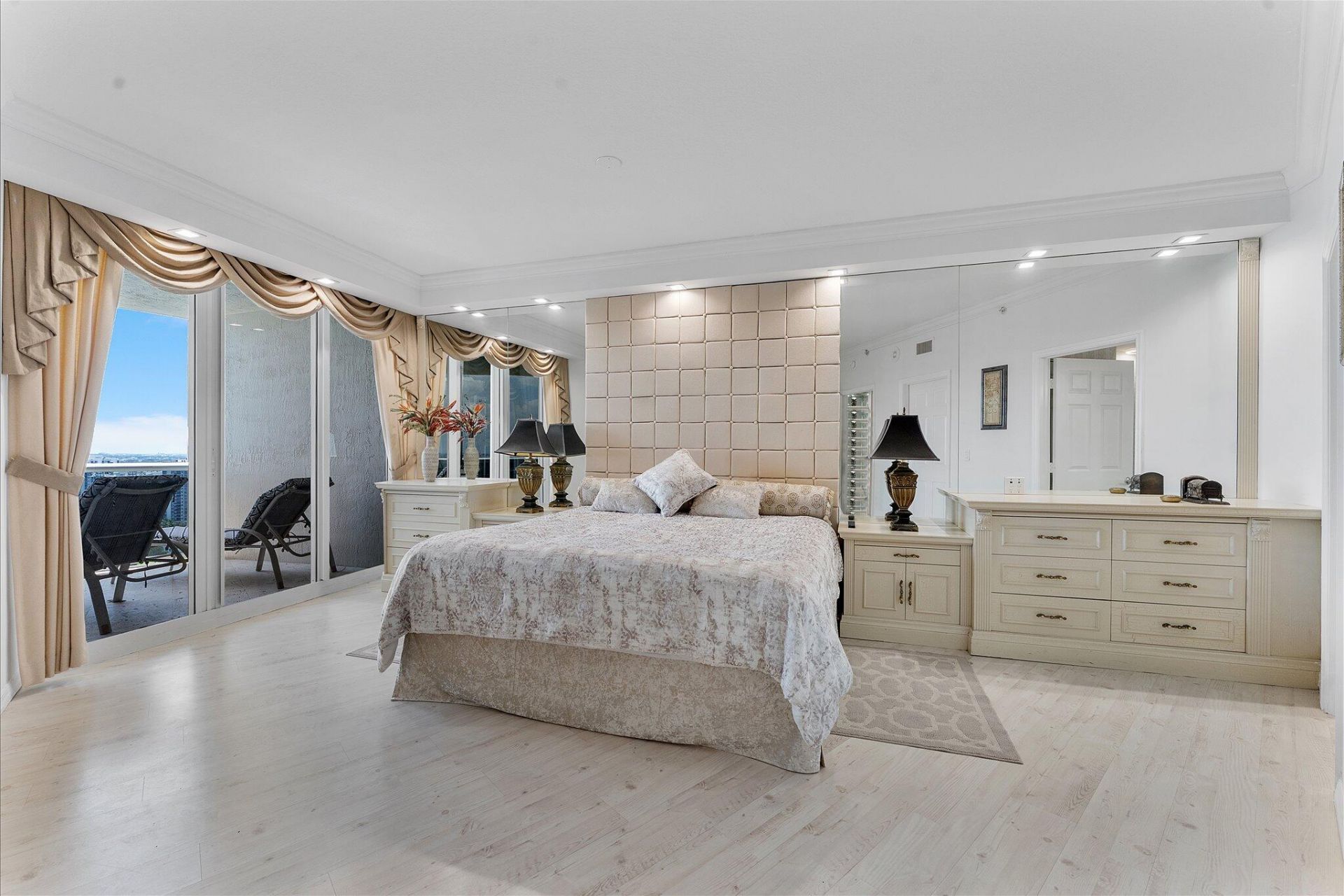 3200 N Ocean Boulevard, Unit 2106, Fort Lauderdale, FL 33308 Photo