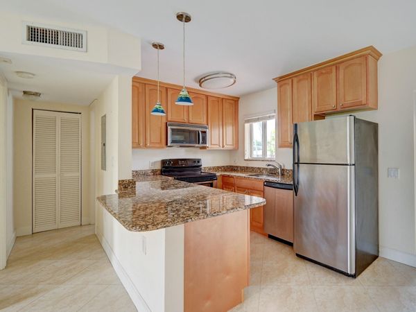410 SW 15th Street, Unit 105, Pompano Beach, FL 33060